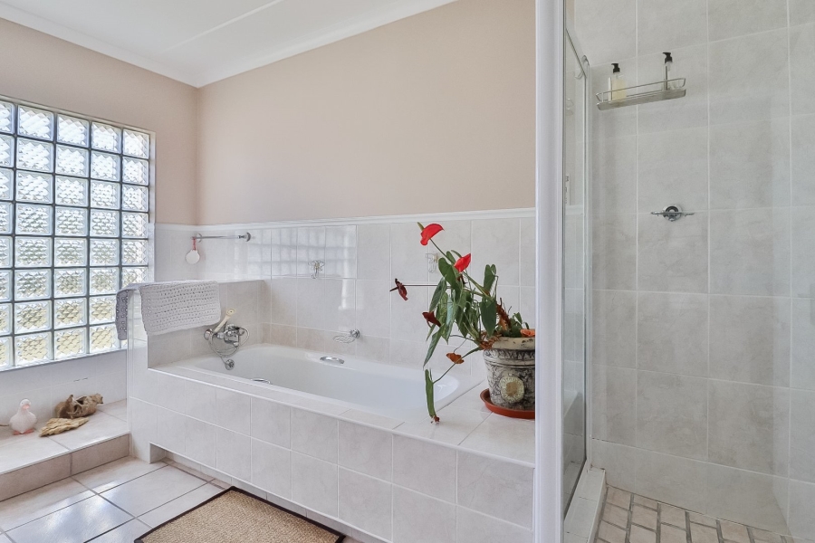 7 Bedroom Property for Sale in Country Club Western Cape